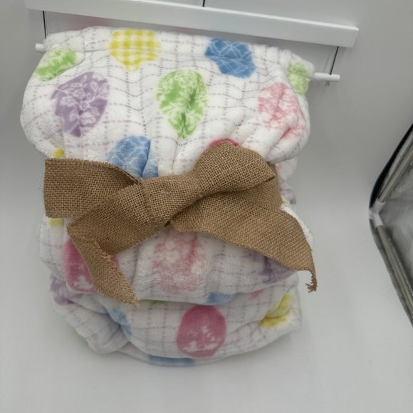 Spring bloom oversize cozy plush throw  60"x70" white with egg design - Picture 2 of 2